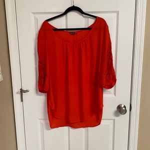 Lace-sleeve flowy top